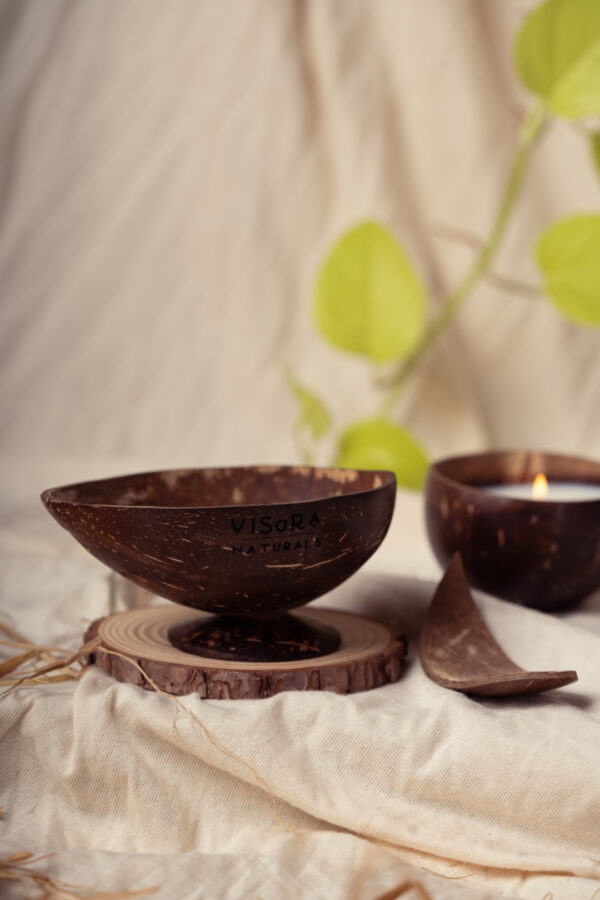 Coconut-Mixing Bowl With Scoop