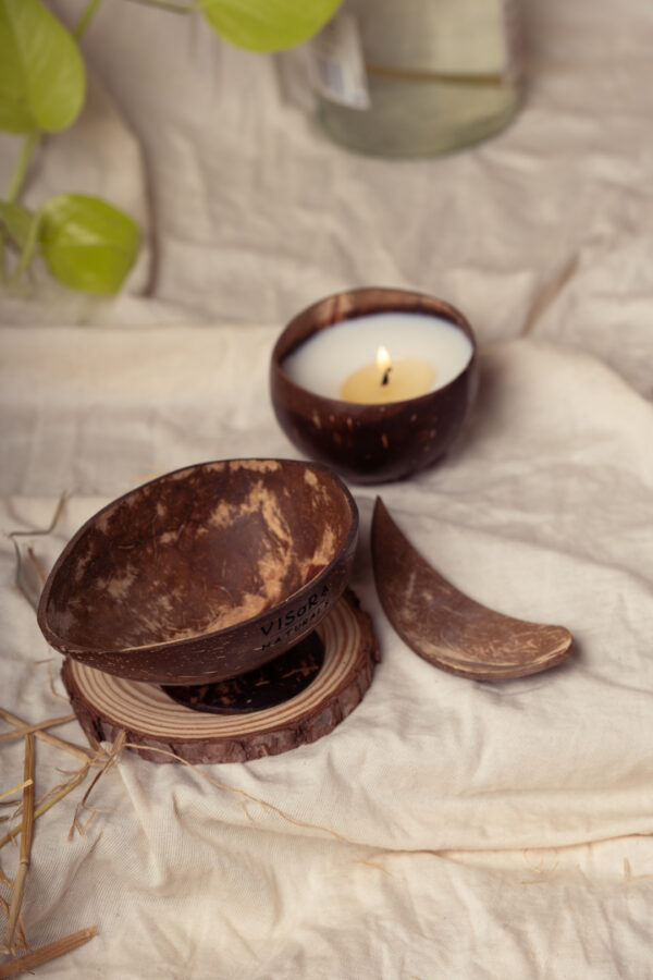 Coconut-Mixing Bowl With Scoop